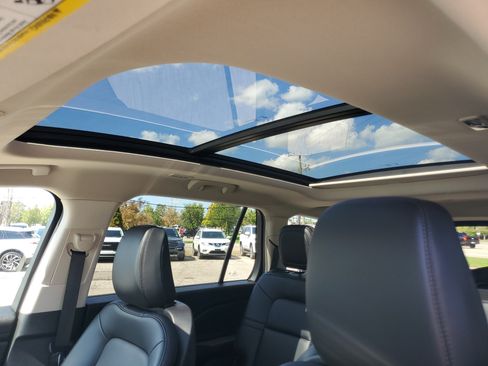 Certified 2024 Lincoln Aviator AWD w/ Premium Package image 11