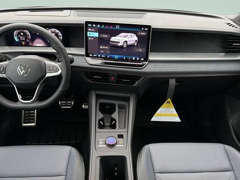 New 2026 Volkswagen Tiguan SE R-Line FWD image 11