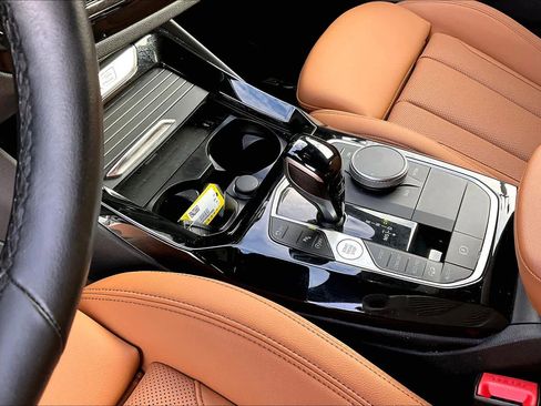 Used 2024 BMW X3 xDrive30i w/ Premium Package image 16