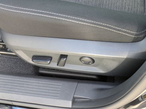 Used 2023 Nissan Rogue SV image 21