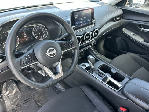 Used 2025 Nissan Sentra SV FWD image 17