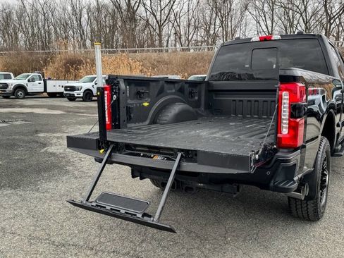 Used 2023 Ford F250 Lariat w/ Lariat Ultimate Package AWD/4WD image 24