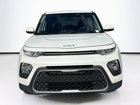 Used 2022 Kia Soul LX image 8