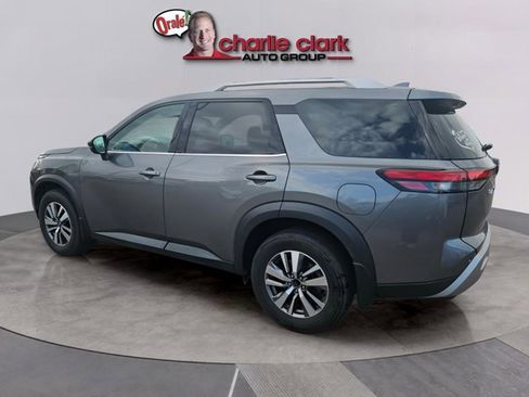 Certified 2023 Nissan Pathfinder SL image 4