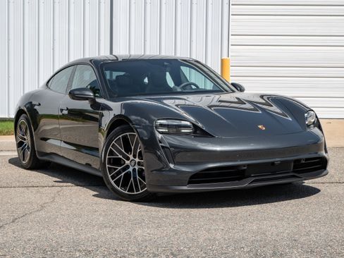 Certified 2022 Porsche Taycan image 9