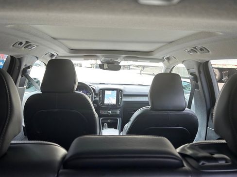 Certified 2025 Volvo XC40 B5 Plus image 16