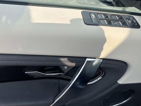 Used 2025 Land Rover Discovery Sport S image 20