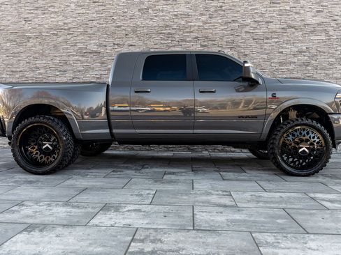 Used 2026 RAM 3500 Limited AWD/4WD image 18