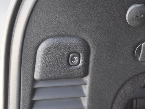 Used 2015 Jeep Grand Cherokee Limited w/ Luxury Group II image 17