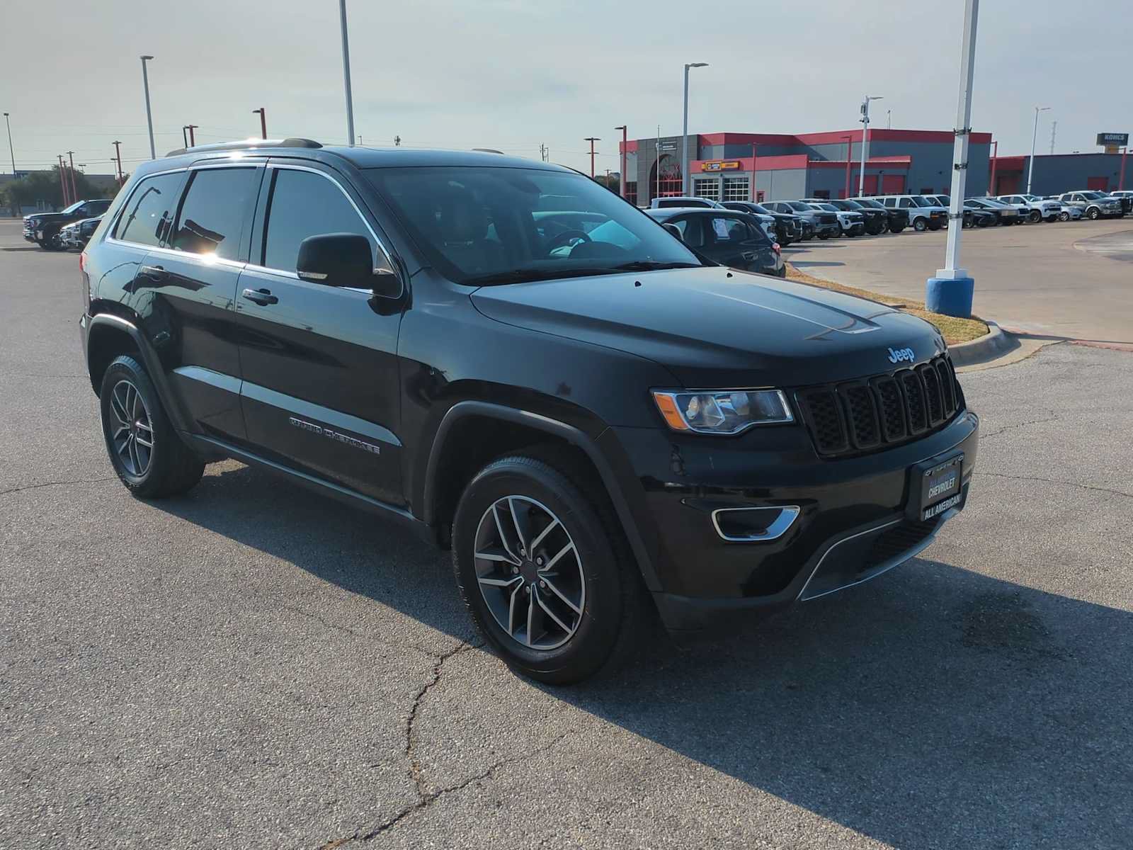 Used 2019 Jeep Grand Cherokee Limited AWD/4WD image 2