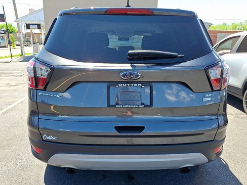 Used 2018 Ford Escape SE w/ SE Sync 3 Package AWD/4WD image 4