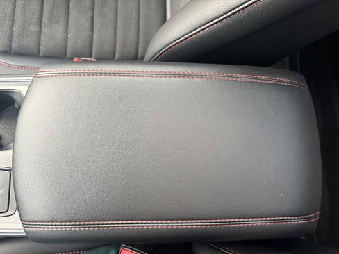 Used 2024 Ford Edge ST-Line image 28