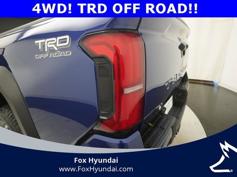 Used 2024 Toyota Tacoma TRD Off-Road image 31