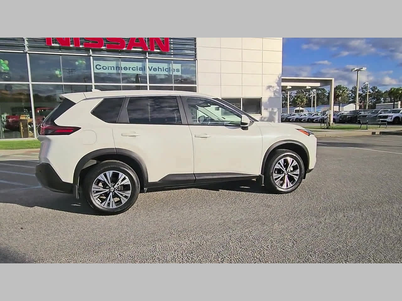 Used 2023 Nissan Rogue SV AWD/4WD image 35