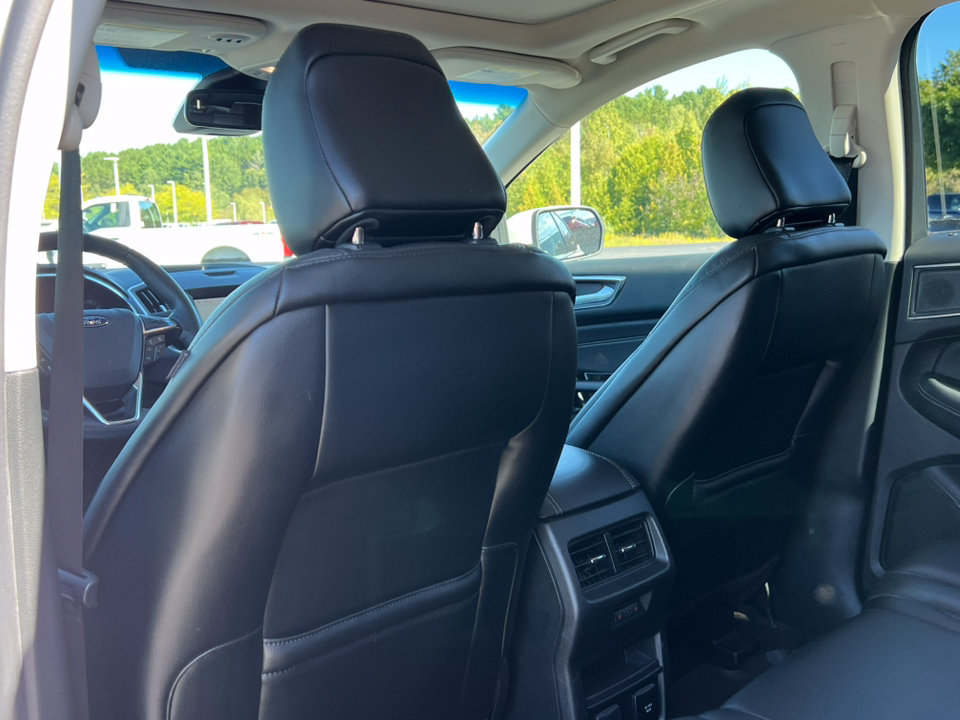 Used 2020 Ford Edge Titanium w/ Equipment Group 301A AWD/4WD image 36