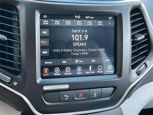 Used 2021 Jeep Cherokee Latitude Lux w/ Comfort/Convenience Group image 26