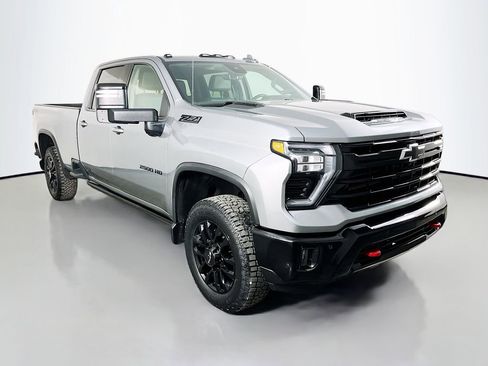 Used 2025 Chevrolet Silverado 2500 LTZ w/ Trail Boss Package AWD/4WD image 4