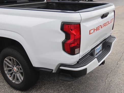 Used 2024 Chevrolet Colorado LT w/ LT Convenience Package RWD image 15