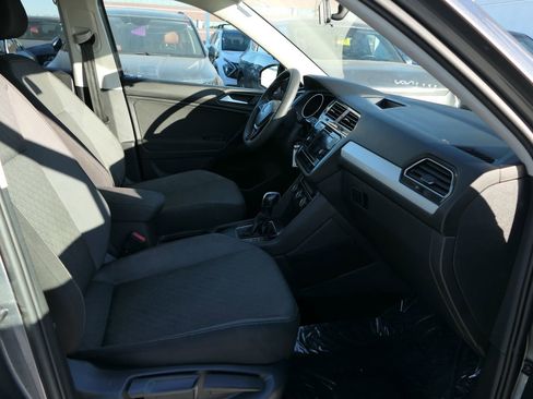 Used 2021 Volkswagen Tiguan S image 28