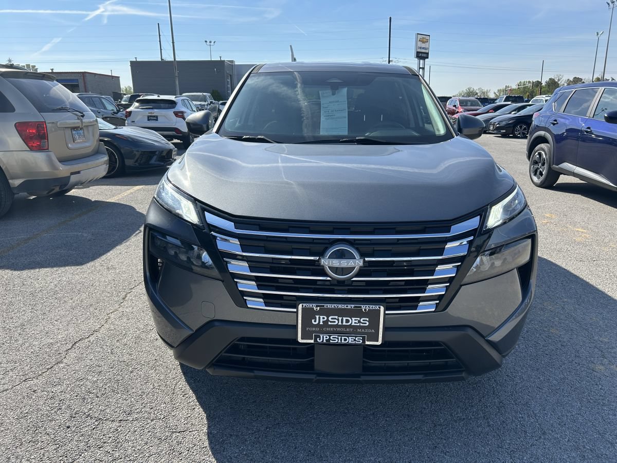 Used 2024 Nissan Rogue SV FWD image 7