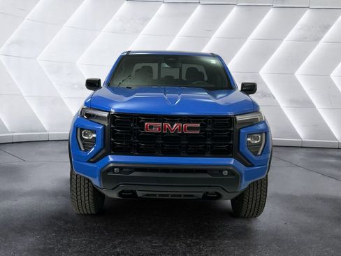 Used 2025 GMC Canyon Elevation w/ Convenience Package RWD image 2