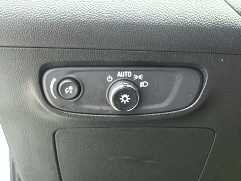 Used 2024 Buick Encore GX Sport Touring FWD image 21