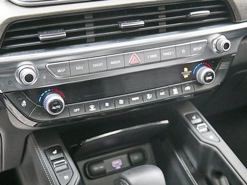 Used 2022 Kia Telluride EX w/ EX Premium Package image 19