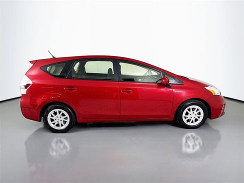 Used 2013 Toyota Prius V Five image 8