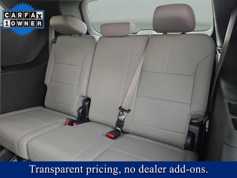 Used 2026 GMC Acadia Elevation w/ Elevation Premium Package FWD image 13