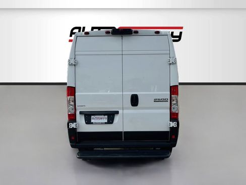 Used 2024 RAM ProMaster 2500 w/ Quick Order Package 22G SLT FWD image 6