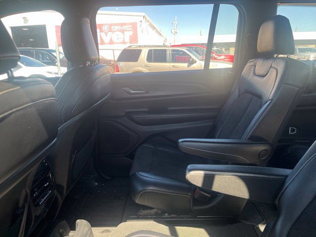 Used 2023 Jeep Grand Cherokee L Laredo AWD/4WD image 9