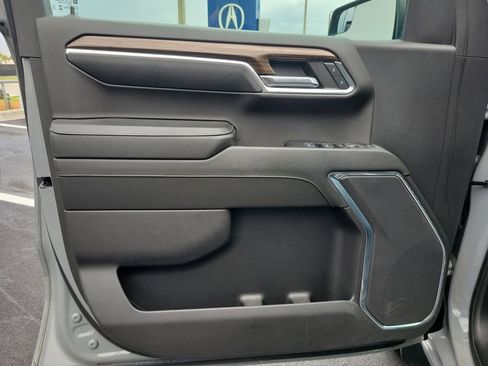 Used 2024 Chevrolet Silverado 1500 LT AWD/4WD image 17