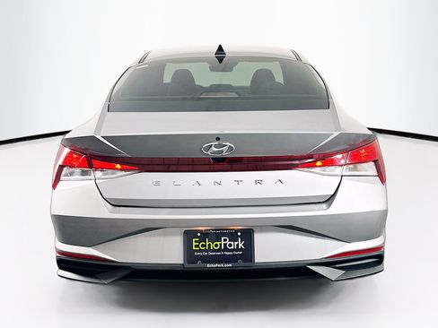 Used 2023 Hyundai Elantra SEL image 7
