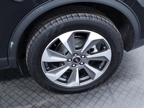 Certified 2023 Ford Escape Platinum image 31