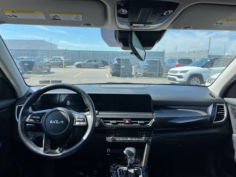 Used 2025 Kia Seltos S FWD image 33