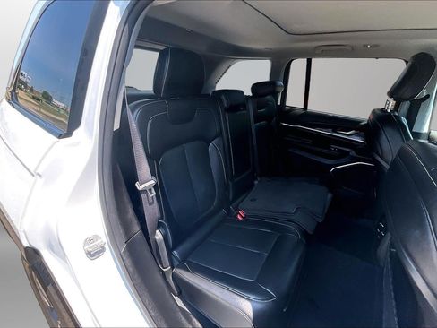 Used 2023 Jeep Grand Cherokee 4WD 4xe w/ Luxury Tech Group II image 17
