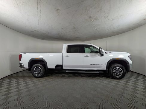 New 2026 GMC Sierra 2500 SLE w/ SLE Value Package; AWD/4WD image 6