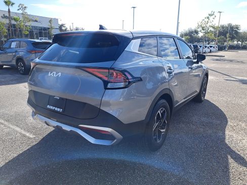 Used 2023 Kia Sportage LX image 6