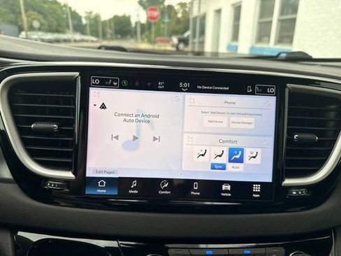 Used 2025 Chrysler Pacifica Select FWD image 23