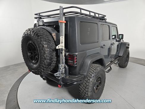 Used 2018 Jeep Wrangler Unlimited Rubicon w/ Connectivity Group image 6