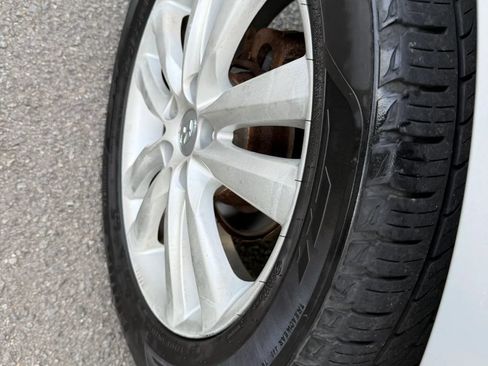 Used 2012 Hyundai Tucson Limited FWD image 37