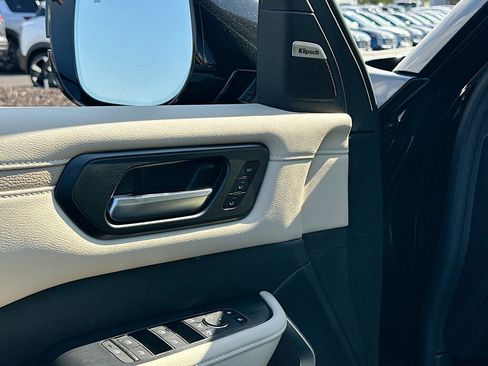 New 2026 Nissan Armada Platinum Reserve image 8