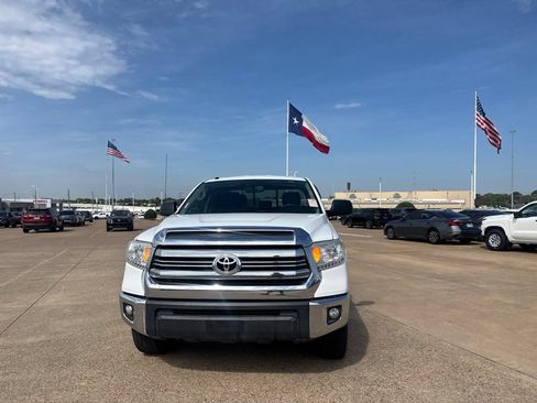 Used 2017 Toyota Tundra SR5 w/ SR5 Upgrade Package RWD image 5