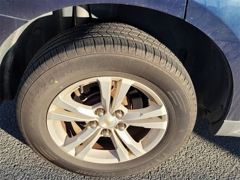 Used 2017 Chevrolet Equinox LS image 3