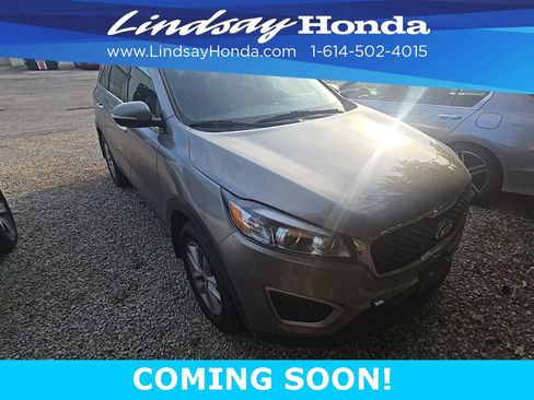 Used 2017 Kia Sorento LX w/ LX Convenience Package image 10