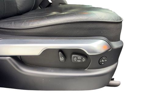 Used 2012 Land Rover Range Rover HSE image 41