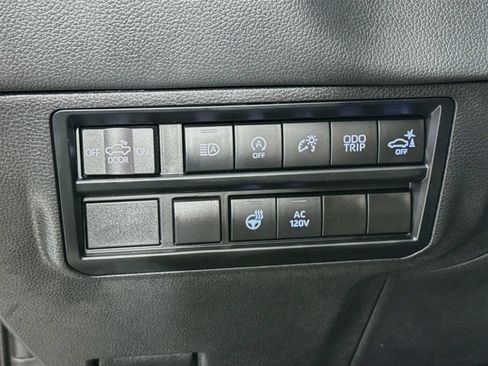 Used 2023 Toyota Tundra Limited AWD/4WD image 10