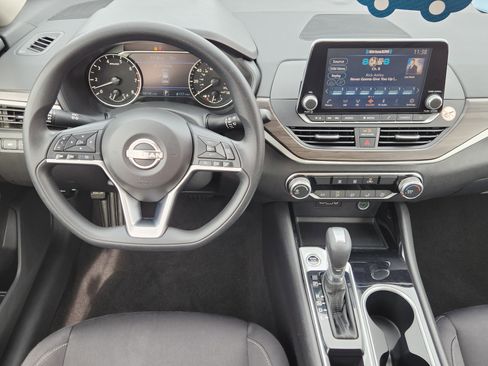 Used 2024 Nissan Altima 2.5 SV image 28