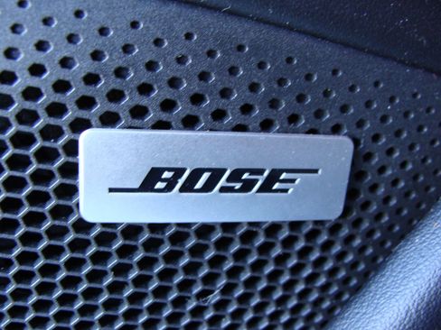 Used 2020 Porsche Taycan 4S image 33