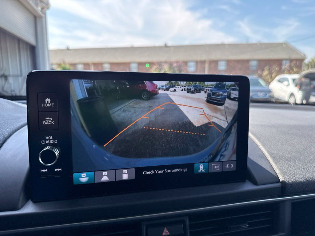 Used 2025 Honda Pilot Touring image 16